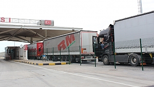 Kapıkule'de 8 kilometrelik tır kuyruğu