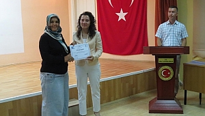 Genç girişimciler belgelerini aldı