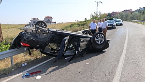 İki otomobil çarpıştı: 2 yaralı