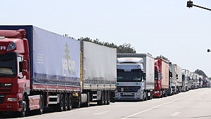 Kapıkule'de 7 kilometrelik TIR kuyruğu