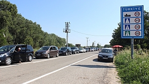 Sınırda kuyruk 1 km