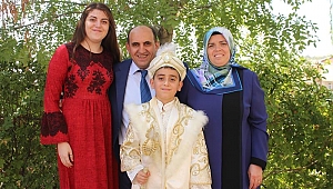ERKEKLİĞE İLK ADIMLARINI ATTI