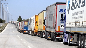 KAPIKULE'DE 11 KİLOMETRELİK TIR KUYRUĞU
