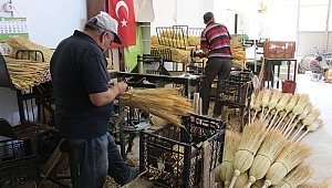 TEKNOLOJİYE DİRENEN SÜPÜRGELER BAĞLANIYOR