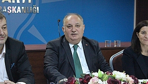 AK PARTİ’DE YÜZLER GÜLÜYOR