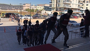 FETÖ ŞÜPHELİLERİ SINIRDA SOBELENDİ