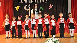 MİNİKLERİN CUMHURİYET COŞKUSU
