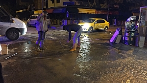 SU BORULARI PATLIYOR, BELEDİYE MÜCADELE EDİYOR