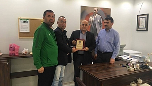 ULUS PAZARI BAŞKANINA TEŞEKKÜR PLAKETİ