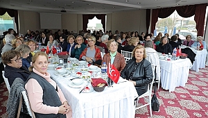GÜRKAN, EMEKLİ ÖĞRETMENLERLE BİR ARAYA GELDİ