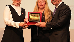 “KADINLARIMIZ, EVLADINI KORUR GİBİ VATANI KORUDU”