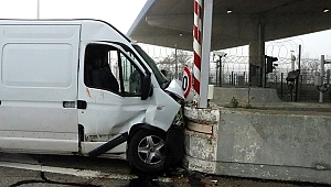 Edirne'deki trafik kazasında 3 kişi yaralandı.