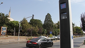 KAÇAN KAÇANA