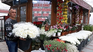 ÇİÇEKÇİLERDE 14 ŞUBAT MESAİSİ YOĞUN