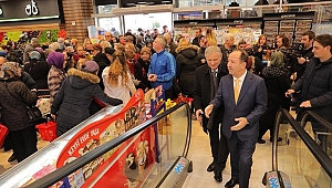 ÖZAR SÜPERMARKETE SÜPER AÇILIŞ