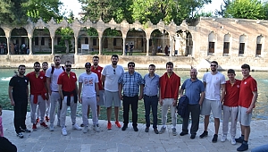 DEV ADAMLARDAN BALIKLI GÖL HATIRASI