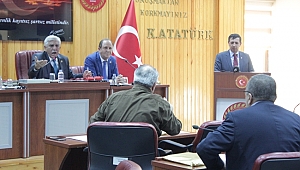MECLİS 2019’A GERGİN BAŞLADI