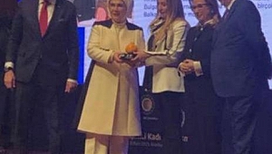 ÖDÜLLE DÖNDÜ