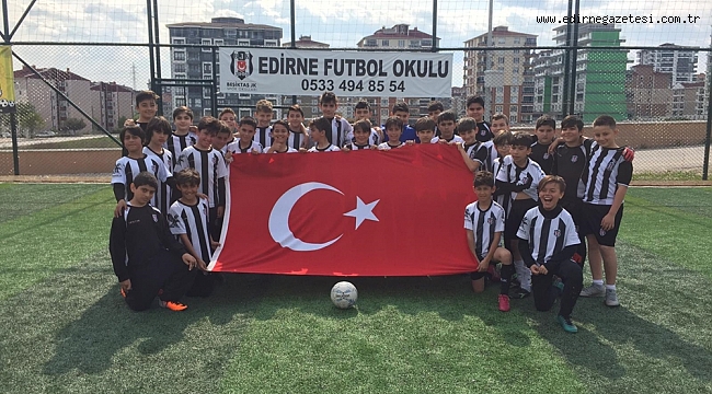 Beşiktaş Futbol Okulu'nda 29 Ekim coşkusu