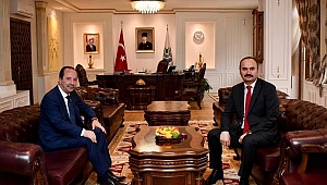 İLK ZİYARET VALİ EKREM CANALP’E