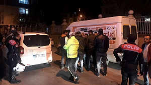 POLİS SOKAKLARDA DÜZENSİZ GÖÇMEN ARADI