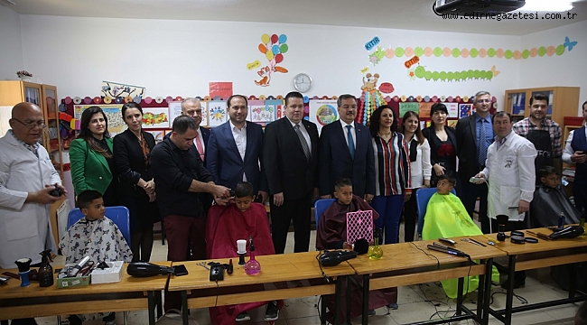 SAÇLARDA BAYRAM HAVASI