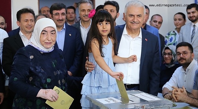 CUMHUR İTTİFAKI ADAYI BİNALİ YILDIRIM OYUNU KULLANDI