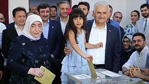 CUMHUR İTTİFAKI ADAYI BİNALİ YILDIRIM OYUNU KULLANDI
