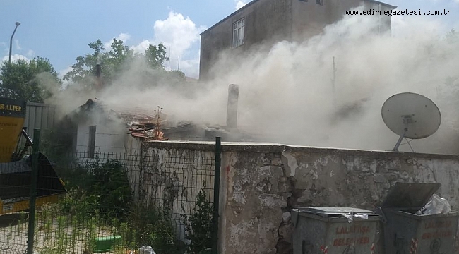 LALAPAŞA’DA EV YANGINI