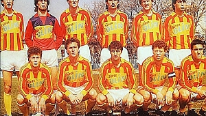 HERKES SARI KIRMIZI DİYOR