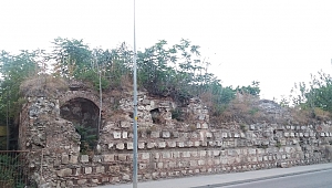 TARİH İLGİSİZLİKTEN AĞLIYOR