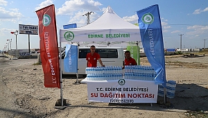BELEDİYEDEN GURBETÇİLERE SU İKRAMI