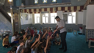 KUR'AN KURSU ÖĞRENCİLERİNİ ZİYARET