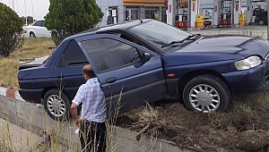 TRAFİK KAZASI GÜVENLİK KAMERASINDA