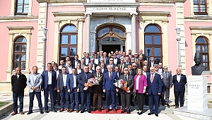 	DEMOKRASİNİN TEMEL TAŞI MUHTARLARDAN ZİYARET 