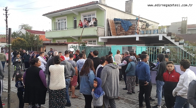 SİLAHLI-BIÇAKLI KAVGA: 3 YARALI