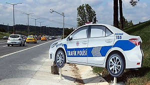 MAKET POLİS ARAÇLARI KAZLARI AZALTTI MI? 