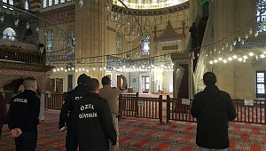 “BU CAMİ BANA AİT” DEDİ MİNBERE ÇIKTI 