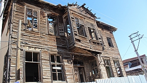 ÜFLESEN DÜŞECEK 