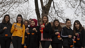 DÜNYAYI ÇOCUKLAR YÖNETSİN! 