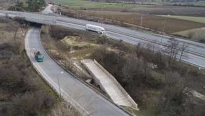 OTOYOL İNŞASI SONRASI KAVŞAK İÇERİSİNDE KALDI 