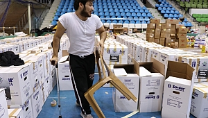 YÜREĞİYLE YARDIM EDİYOR 