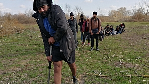 İNATÇI MÜLTECİ 13'ÜNCÜ KEZ YUNANİSTAN'A GİTMEYİ DENİYOR 