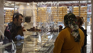 Kuyumcuda şeffaf brandayla koronavirüs önlemi 