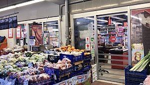 MARKETLER KAPILARINI SAAT 09.00'DA AÇMAYA BAŞLADI 