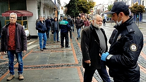 POLİS EKİPLERİ 65 YAŞ NÖBETİNDE 