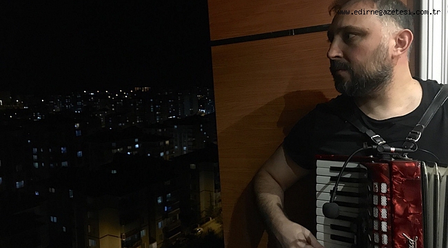 SAĞLIK ÇALIŞANLARINA MİNİ KONSERLİ DESTEK