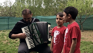 23 NİSAN'A ÖZEL MARŞ 