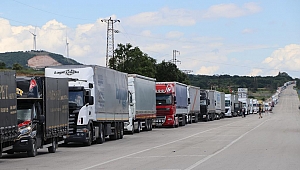 Hamzabeyli Sınır Kapısı'nda 5 kilometrelik tır kuyruğu oluştu 