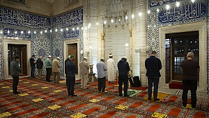 Selimiye Camisi'nde ilk sabah namazı kılındı 